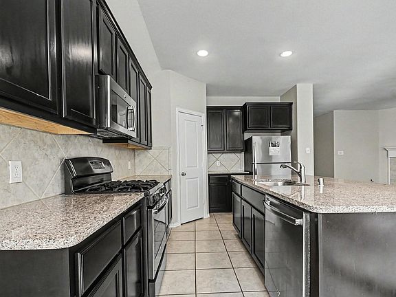 4th image of 6615 Hunters Trace Ln
