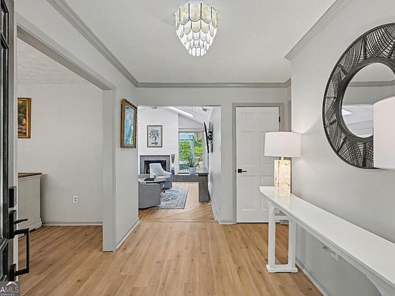 3rd image of 113 Mercer Rd