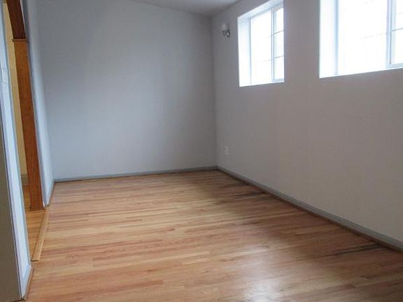 3rd image of 2542 San Bruno Ave