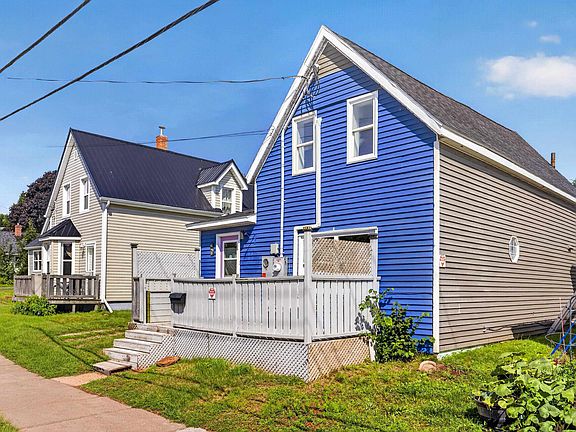 2nd image of 76 Beach St