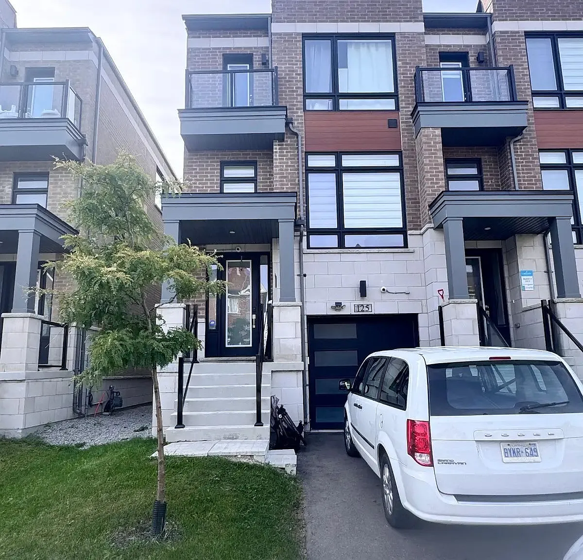 3 bed, $3,800 — Photo 1