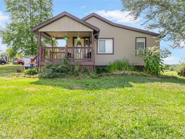 2425 Miday Ave NE, East Canton, OH 44730