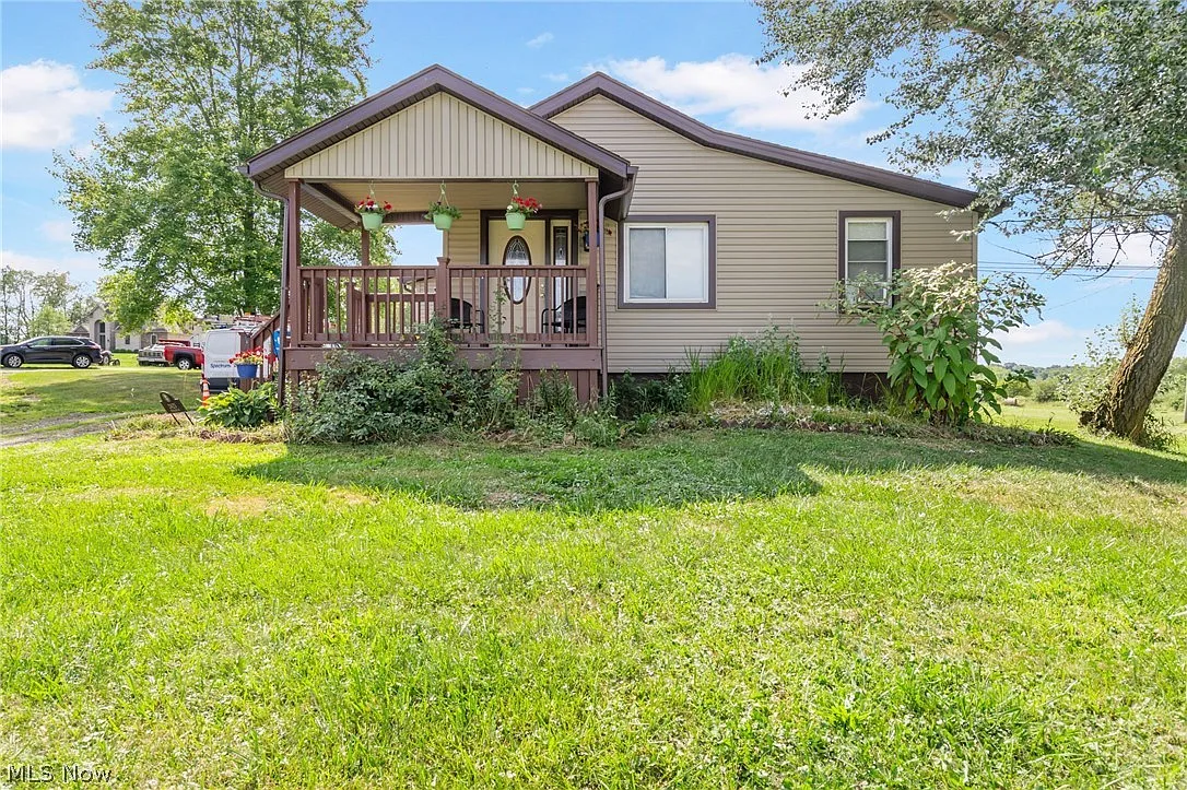 2425 Miday Ave NE photo 1