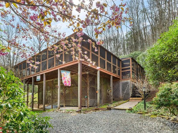 70 Fox Run, Hot Springs, NC 28743