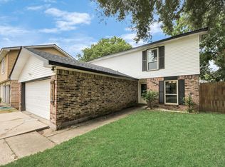 4900 Sandalwood Cir, Baytown, TX 77521