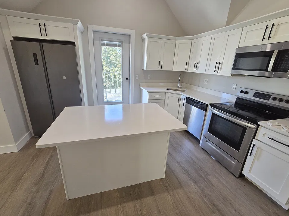 139 Harrishof St #3