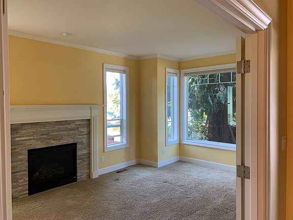Front Office/Den