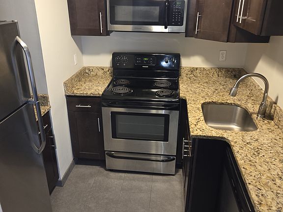 2nd image of 242 5th St #4
