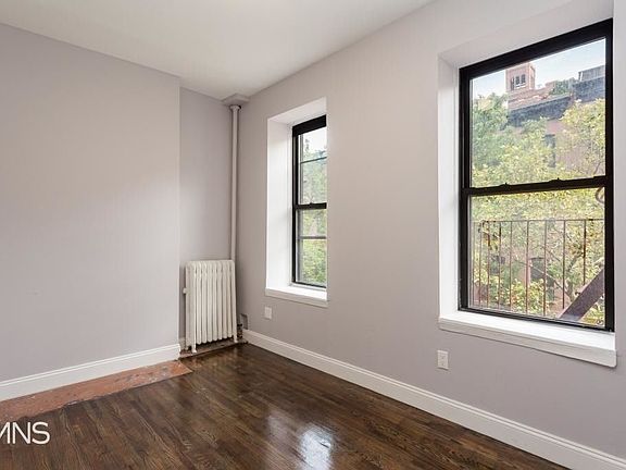 4th image of 454 W 22nd St #3B1