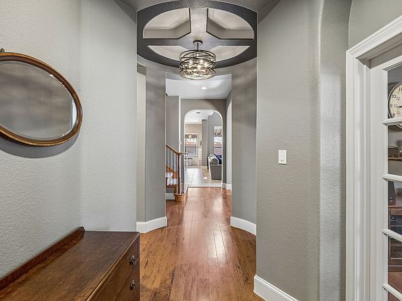 5th image of 832 Windham Dr