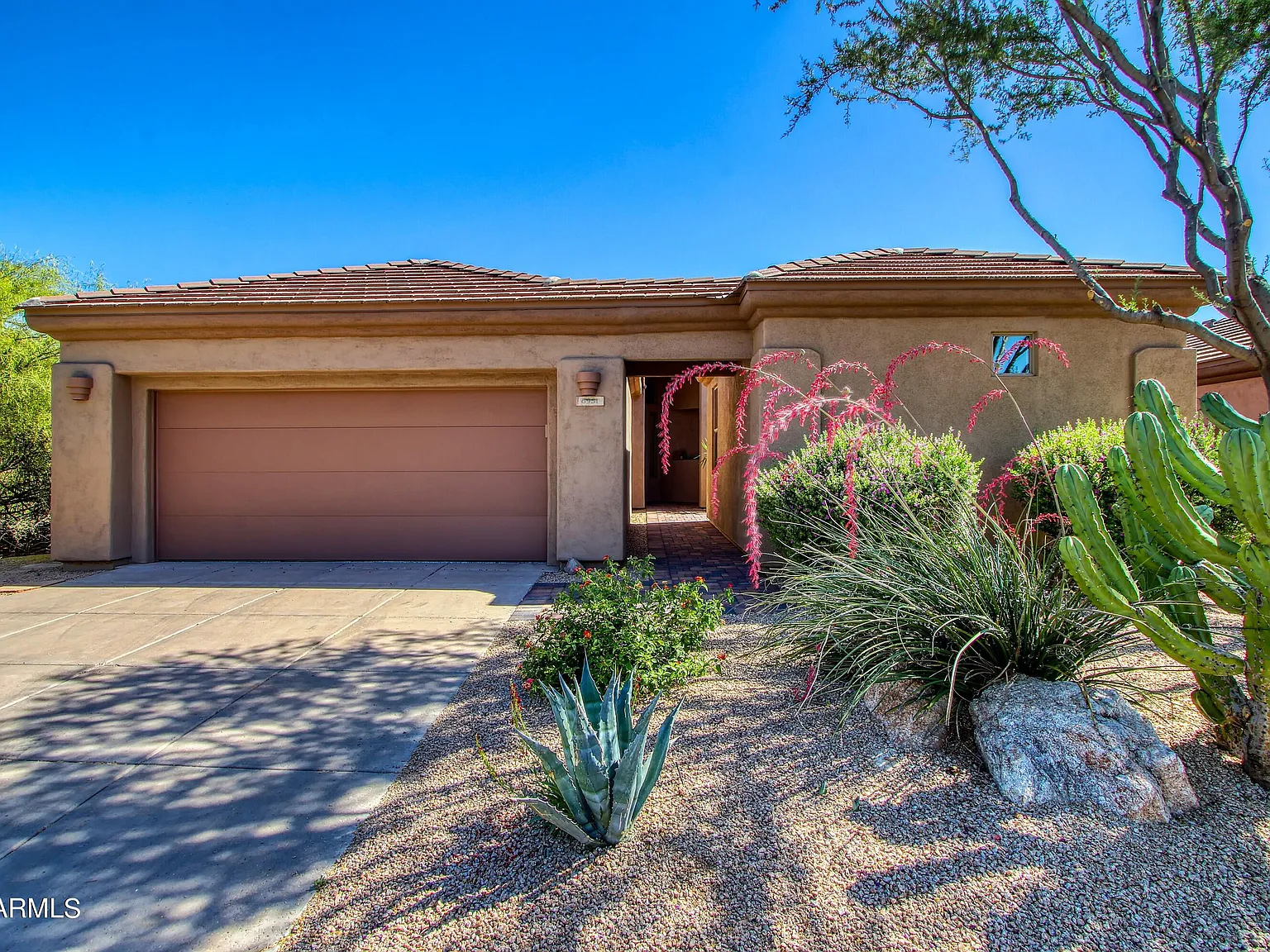 3 bed, 3.0 bath, 1973 sqft, $2,600 — Photo 1