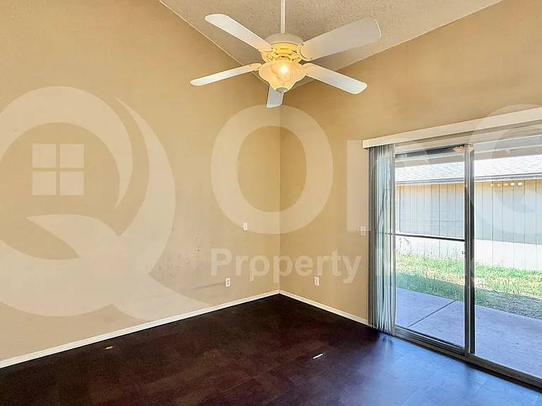 11014 N 81st Ave — Photo 4