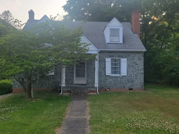 700 Sweetbrier Ave, Covington, VA 24426