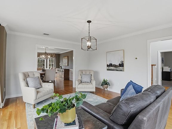 4th image of 42 Trefry Ln