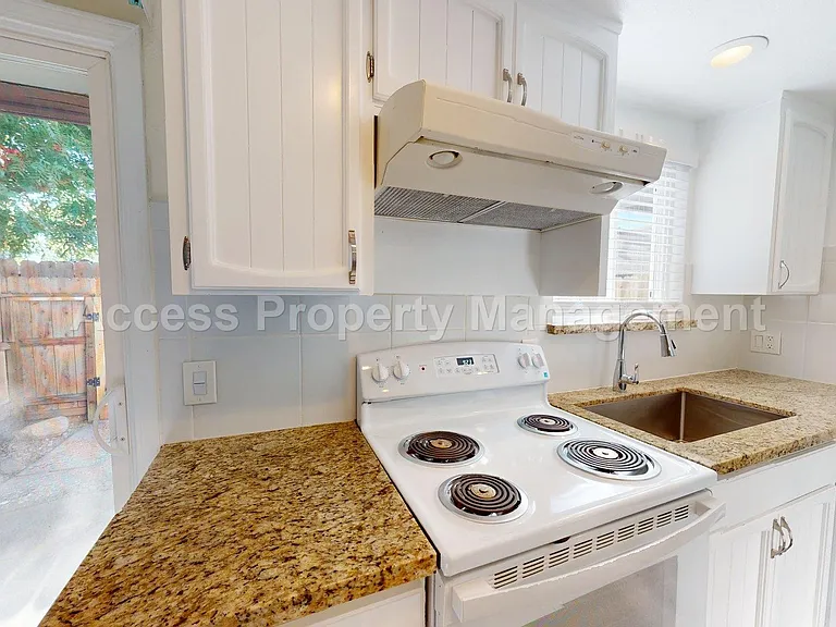 229 Starr Ave — Photo 6