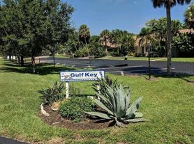540 Neptune Ave, Longboat Key, FL