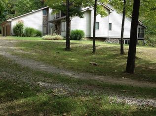 2375 Farmbrook Trl, Oxford, MI 48370