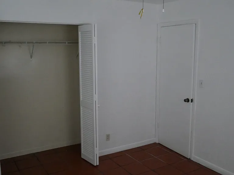 4181 SW 20th St #4 — Photo 12