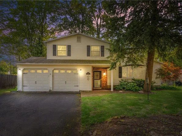 8027 Thyme Cir, Liverpool, NY 13090
