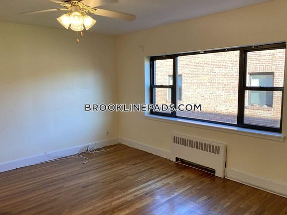 5th image of 116 Longwood Ave APT 3A