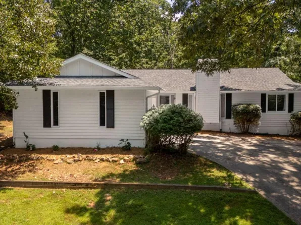 559 Honeysuckle Rd, Gainesville, GA 30501