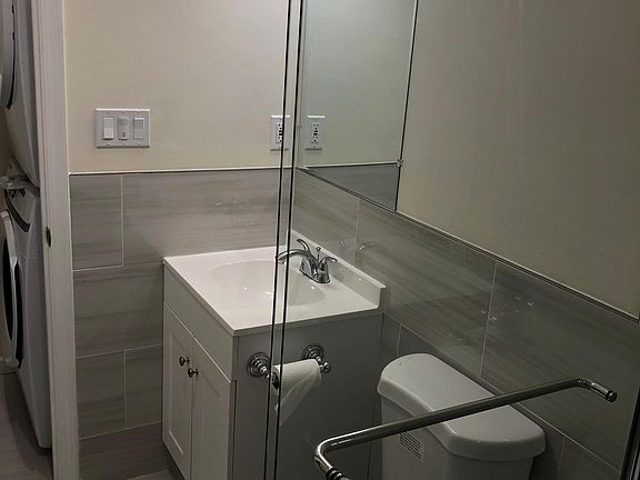 3rd image of 382 Higate Dr