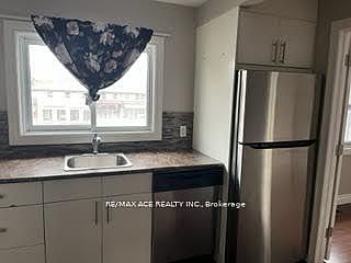 5th image of 49B Church St S
