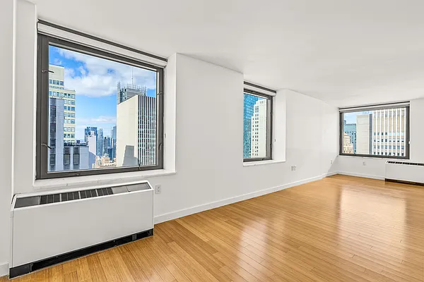 Rented by SERHANT. | media 1