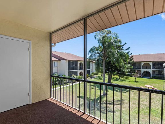 5th image of 302 Knotty Pine Cir APT B-2