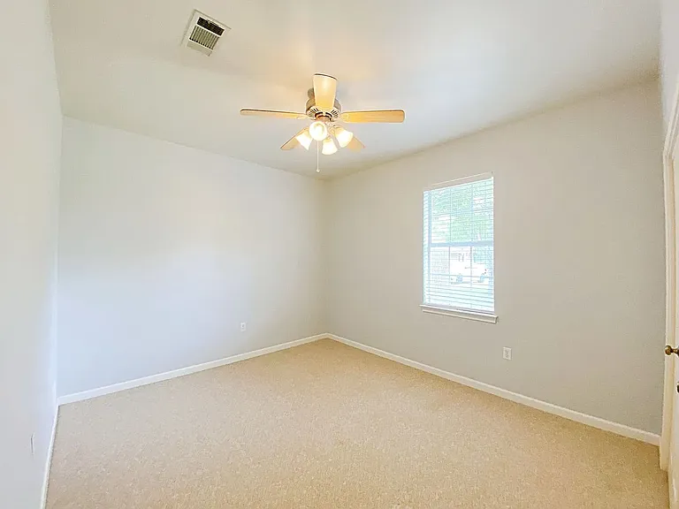 5131 Landing Ct — Photo 12