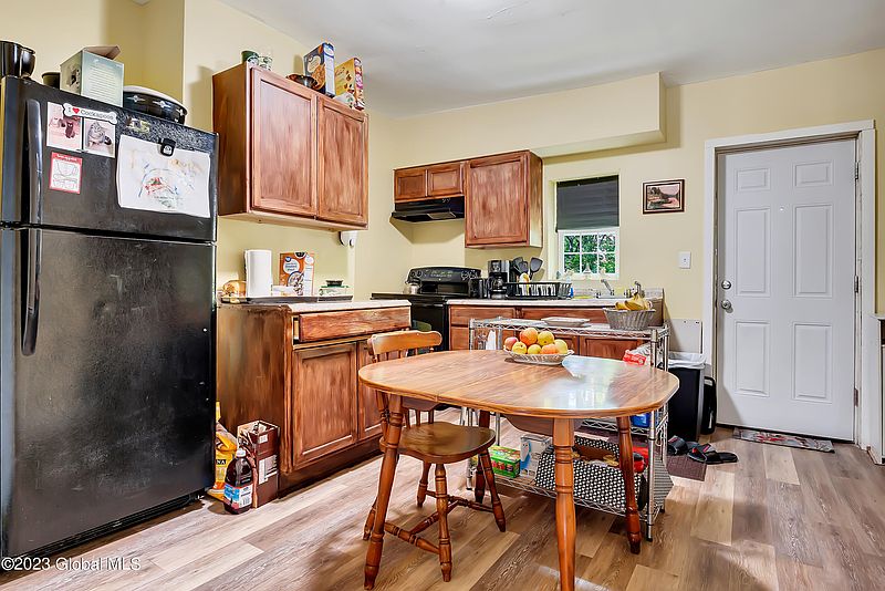 3rd image of 477-479 1st Street