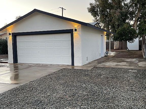 4th image of 8255 Villaview Dr