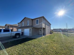 627 Northfield Rd, Manhattan, KS 66502