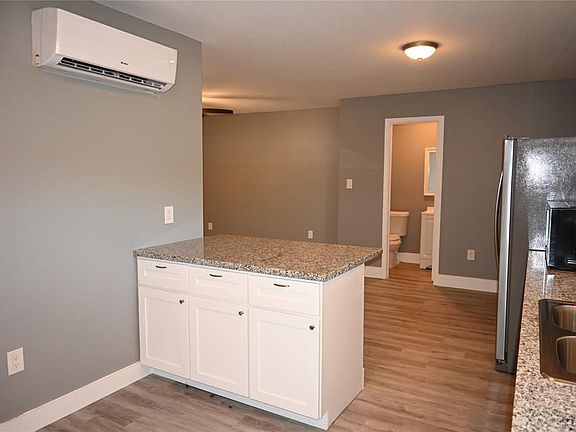 4th image of 510 Glen Cove St