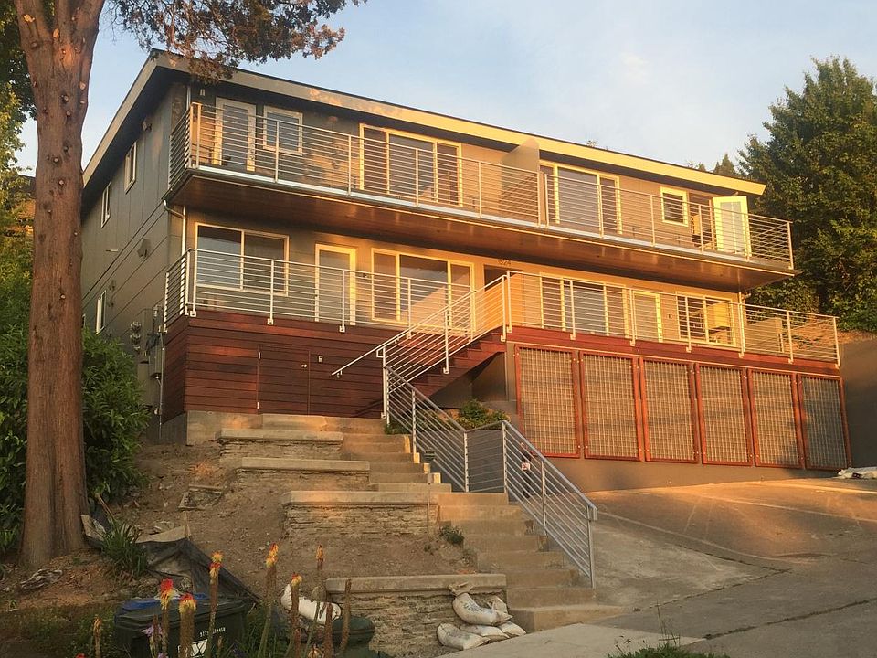 Wonderful sunset views of Olympic Mts & Downtown Seattle