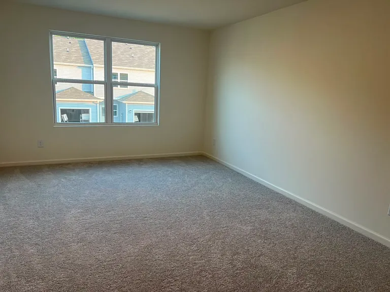 2213 Glen Crossing Dr — Photo 16