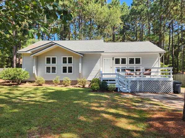 435 Sandhills Cir, Pinehurst, NC 28374