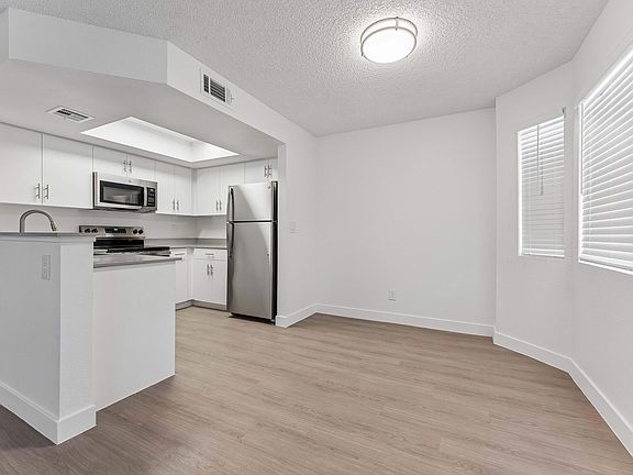 5th image of 4937 W Myrtle Ave APT 231