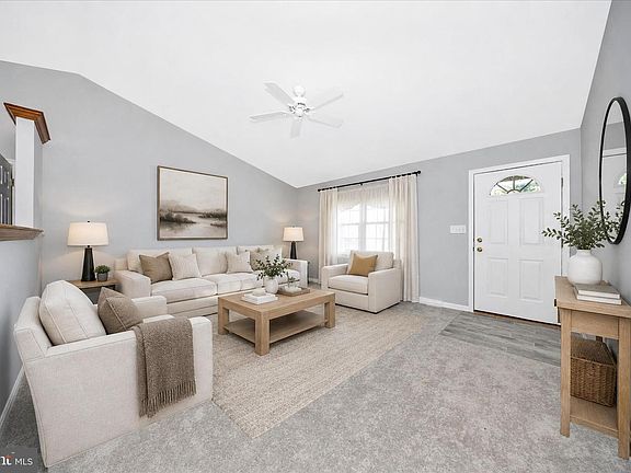 4th image of 228 Montclair Ct