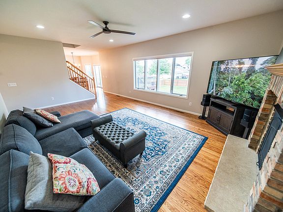 4th image of 706 9th Ave NW
