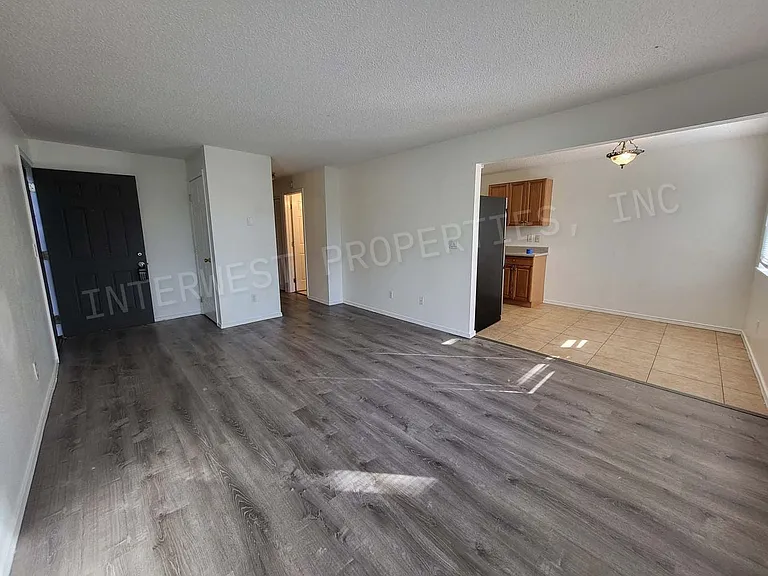 4700 Falls View Ave — Photo 5