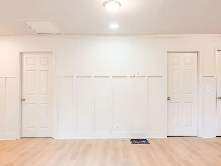 80 Menefee St — Photo 2
