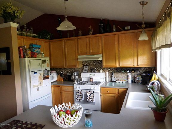 5th image of 3035 Woodglen St NW