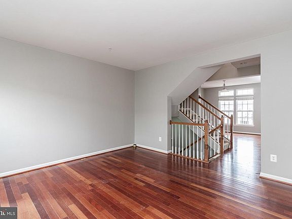 5th image of 7517 Helston Ct
