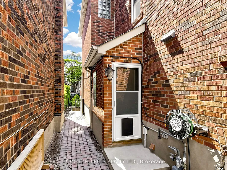 154 Brooke Ave — Photo 50