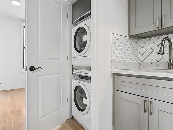 5th image of 116 Bedford Ave APT 2