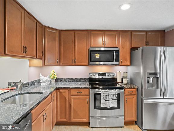 3rd image of 7128 Dijohn Court Dr