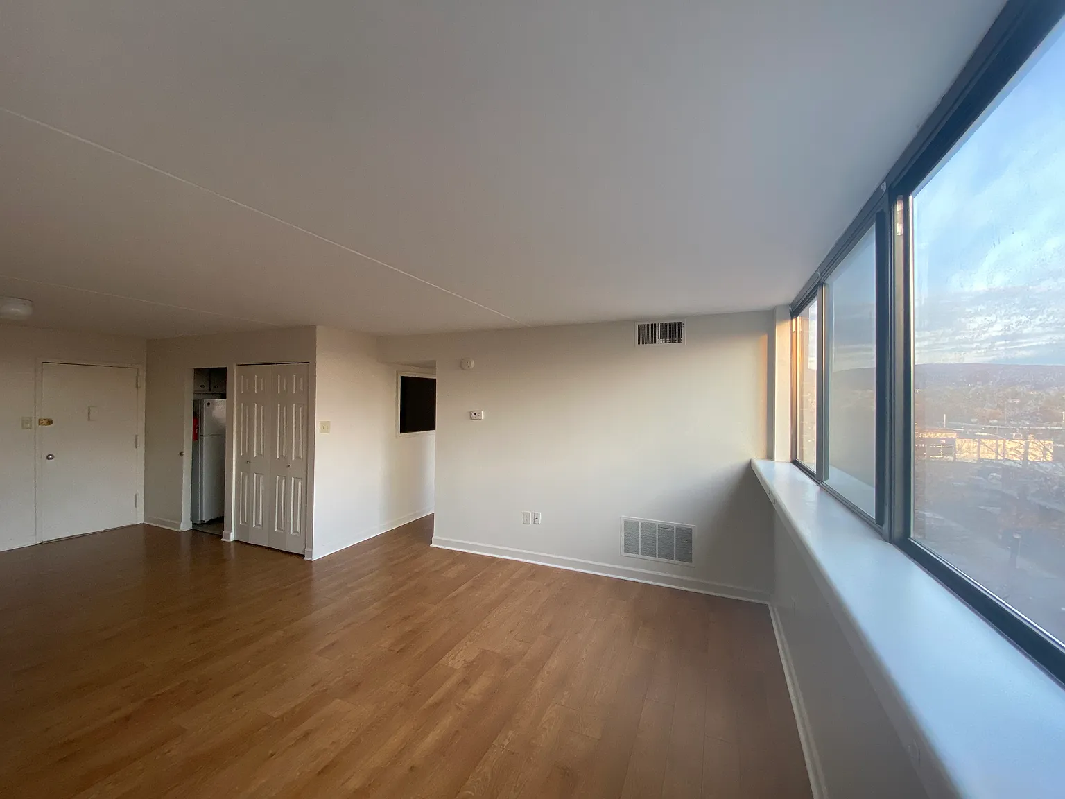 2 bed, 1062 sqft, $1,500 — Photo 3