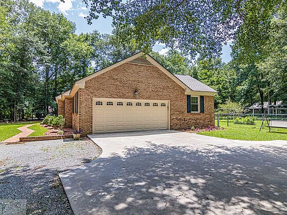 4th image of 519 Parkwood Ln
