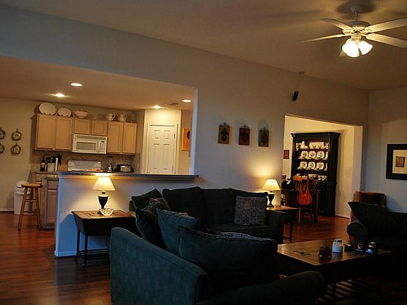 Almost new, perfect for entertaining and you won't miss a thing.